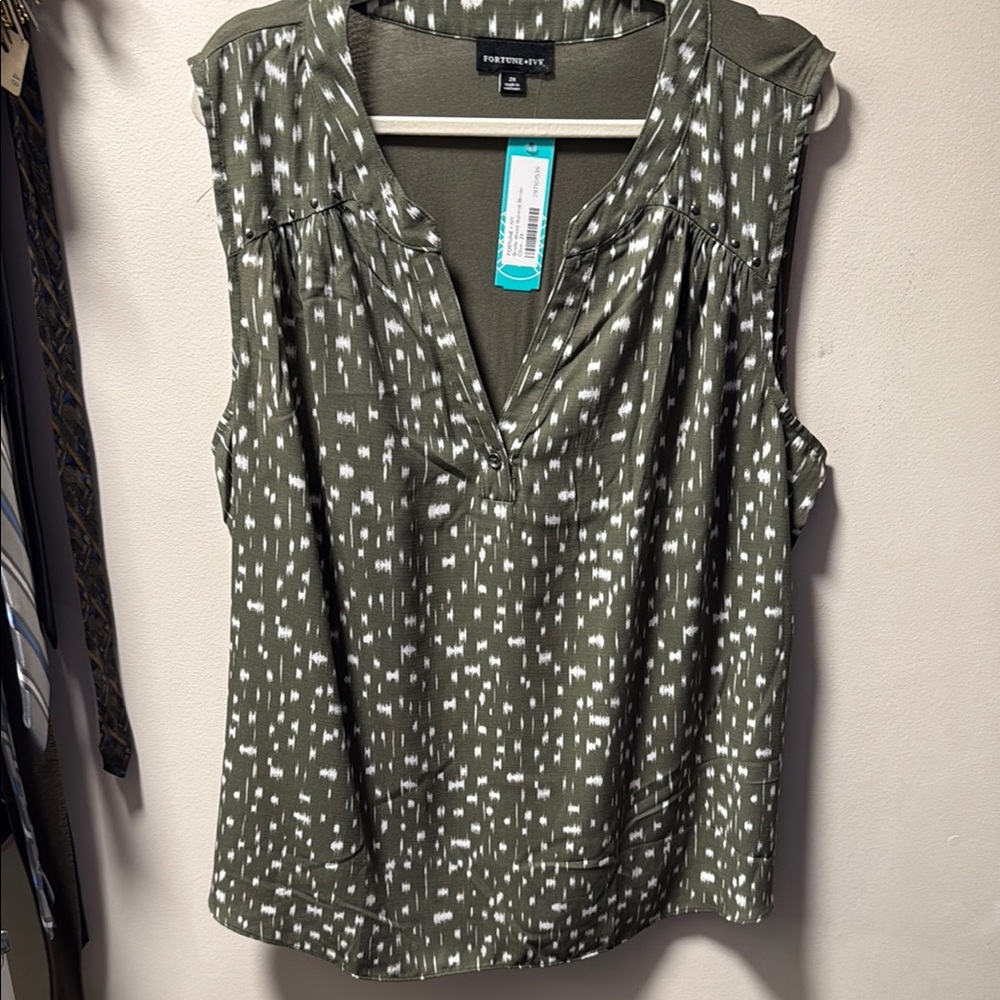 Sleeveless Green Blouse Relaxed Fit White Pattern